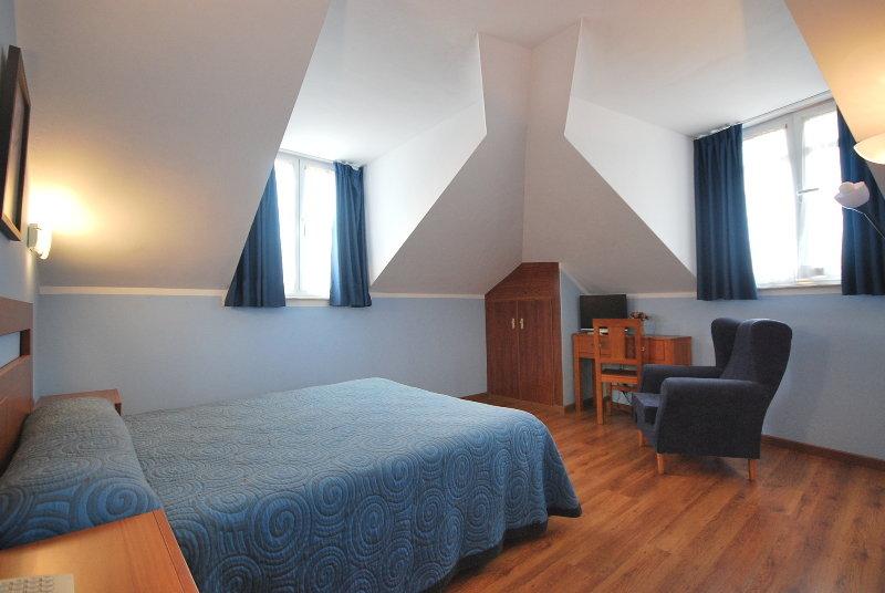 Hotel Aguila Real Onís エクステリア 写真