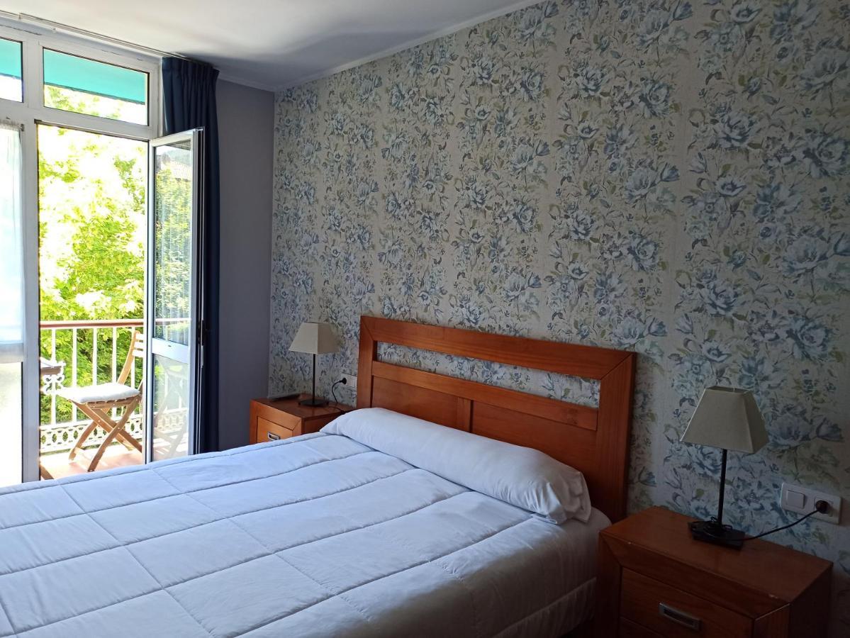 Hotel Aguila Real Onís エクステリア 写真
