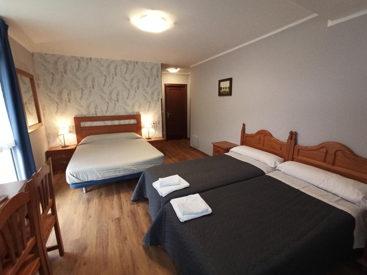 Hotel Aguila Real Onís エクステリア 写真