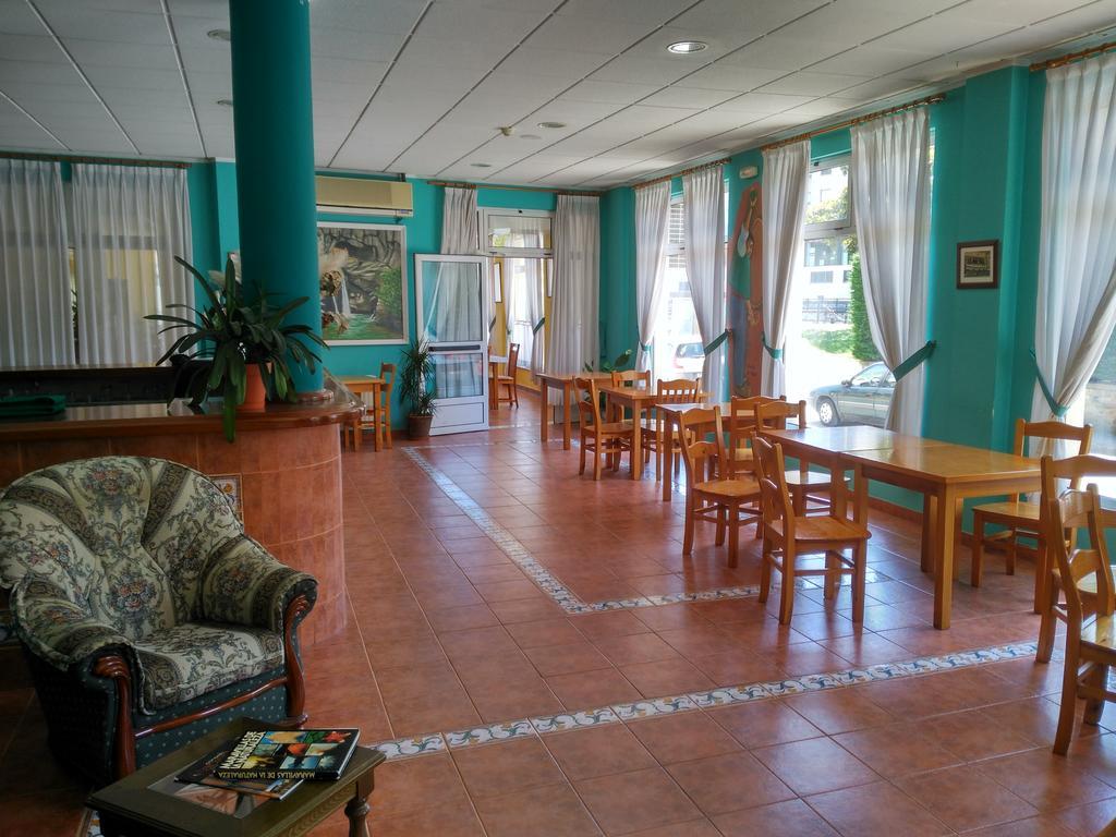 Hotel Aguila Real Onís エクステリア 写真