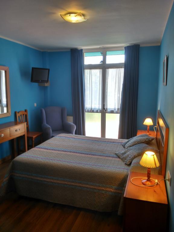 Hotel Aguila Real Onís エクステリア 写真