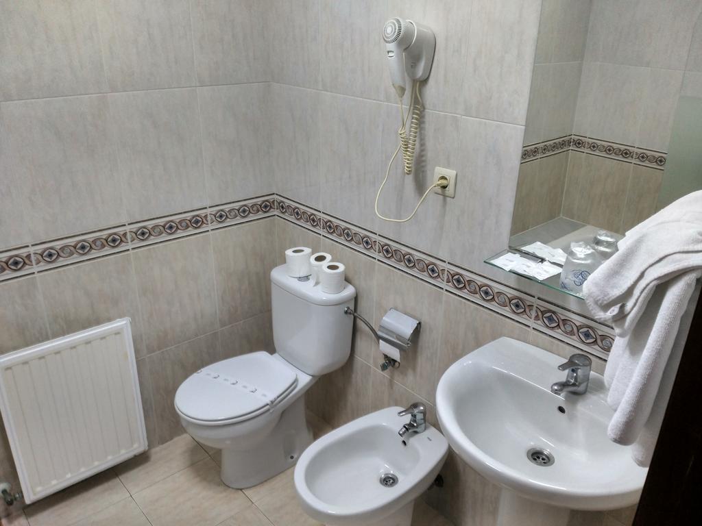 Hotel Aguila Real Onís エクステリア 写真