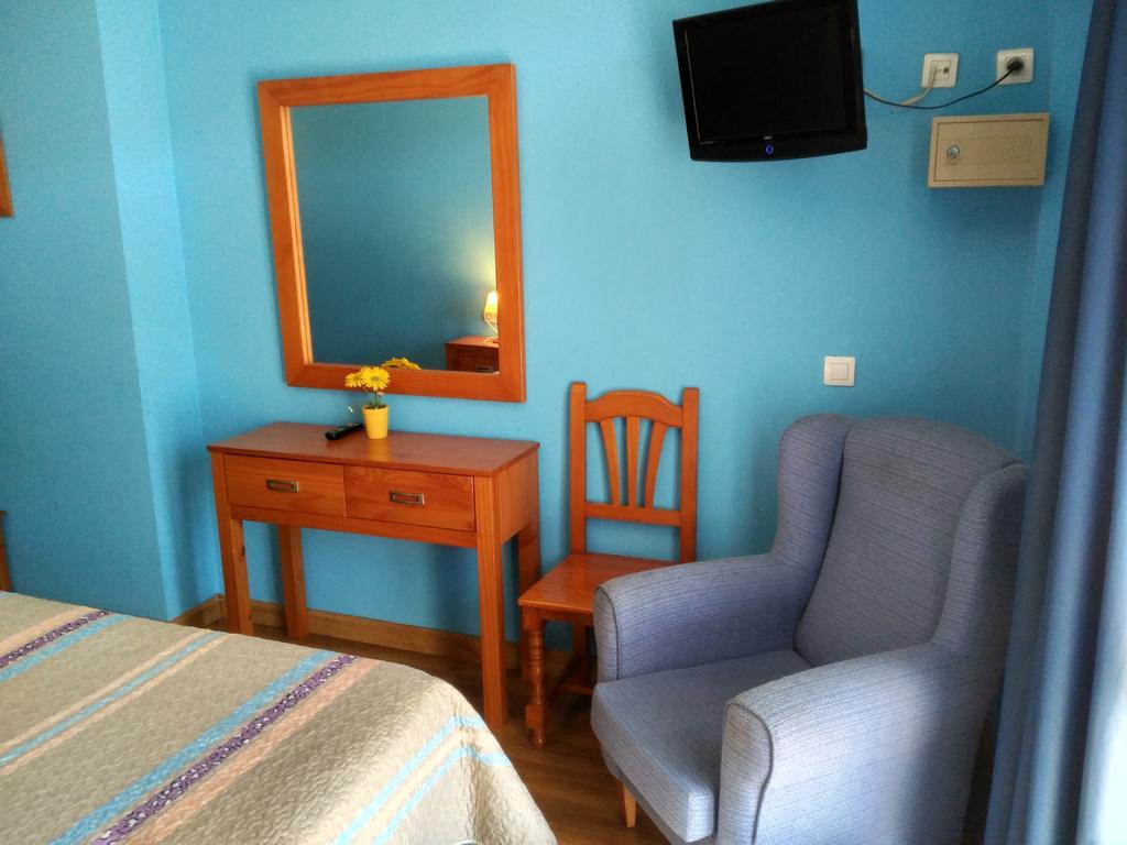 Hotel Aguila Real Onís エクステリア 写真