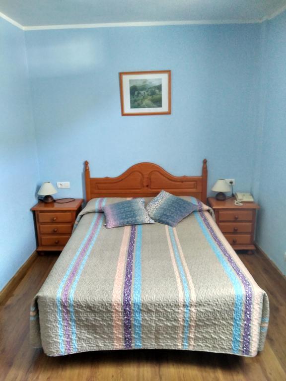 Hotel Aguila Real Onís エクステリア 写真