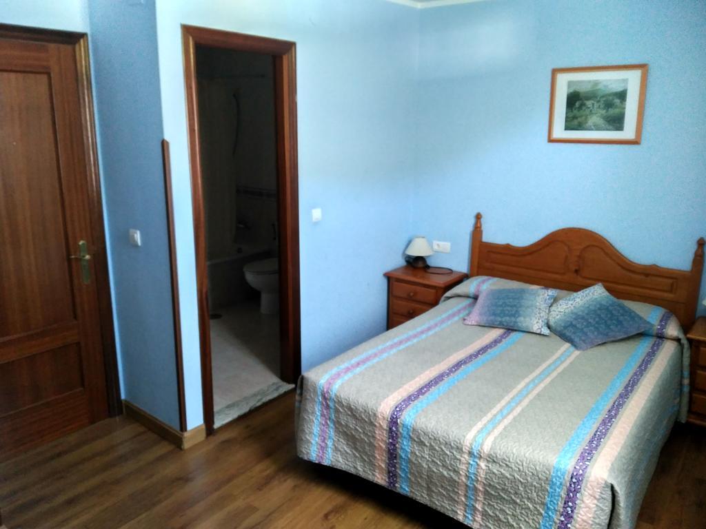 Hotel Aguila Real Onís エクステリア 写真