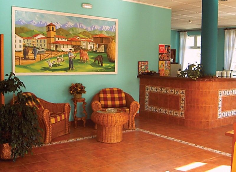 Hotel Aguila Real Onís エクステリア 写真