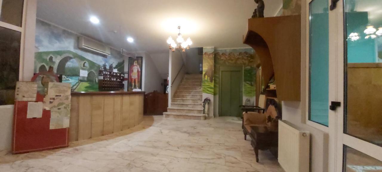 Hotel Aguila Real Onís エクステリア 写真