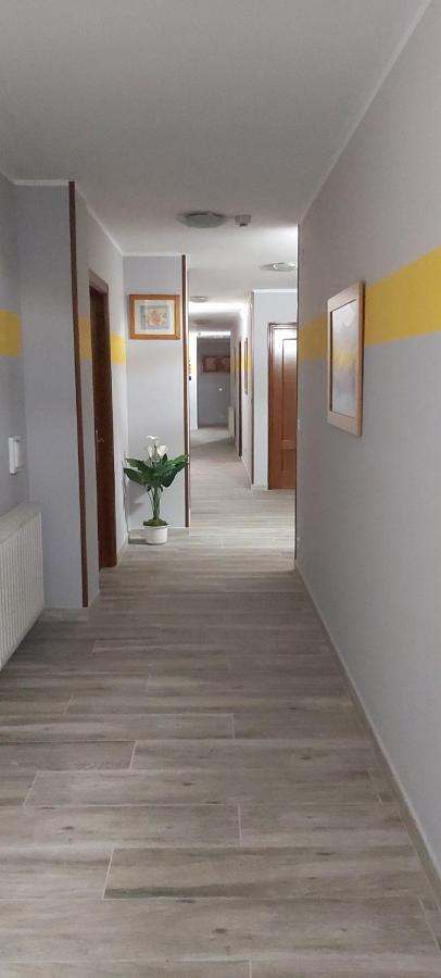Hotel Aguila Real Onís エクステリア 写真